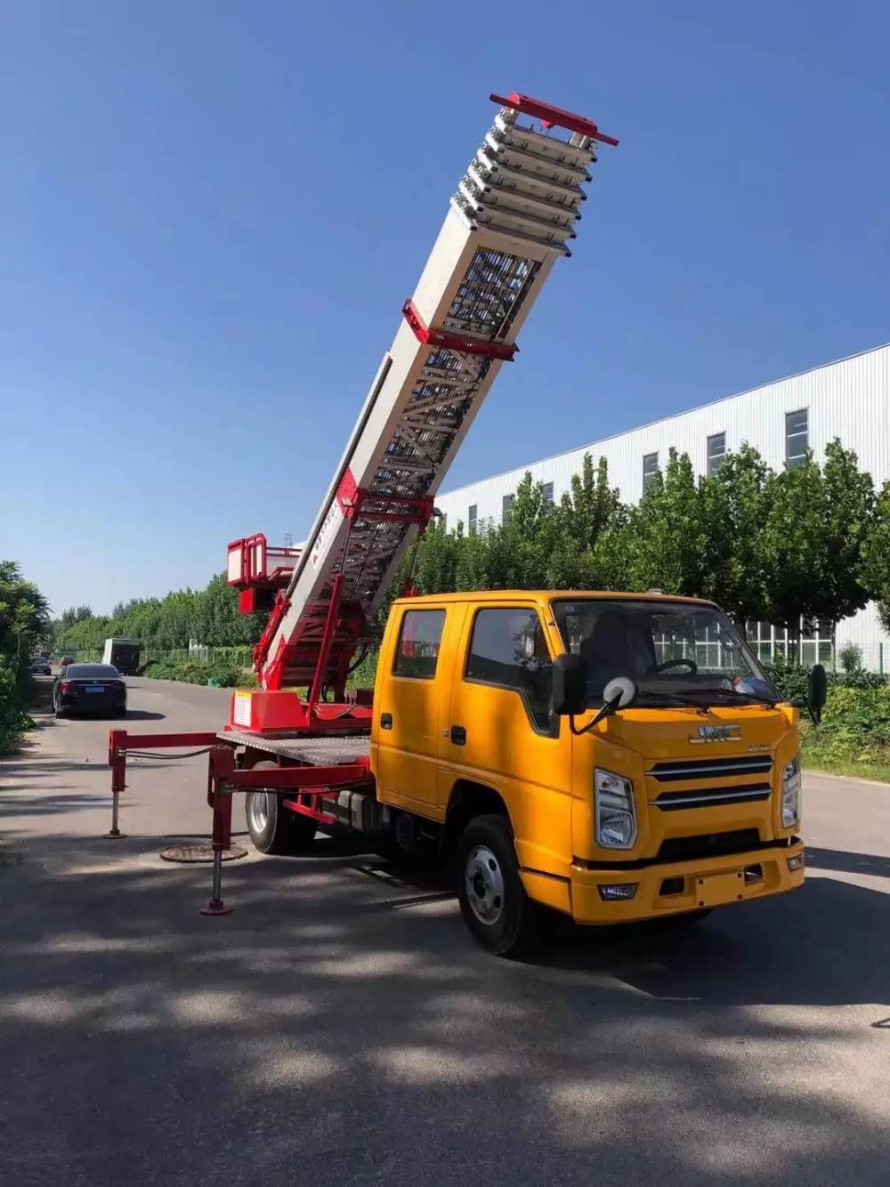 郯城附近的云梯车出租服务：轻松解决高空作业需求