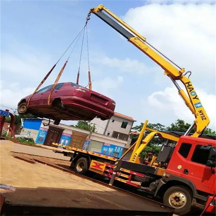 郯城吊车吊汽车的正确方法